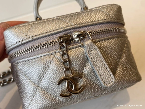 Hyper Peter WITH SMALL VANITY CHAIN CHANEL 0717